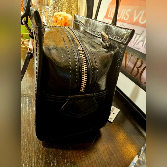 Marc JacobsBlack Leather Satchel.